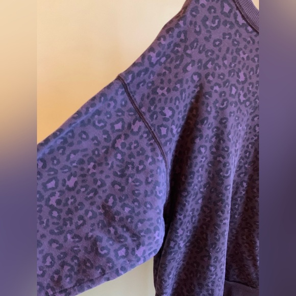 American eagle sweatshirt ahh mazingly soft jegging fit oversized xsmall leopard - Picture 4 of 6